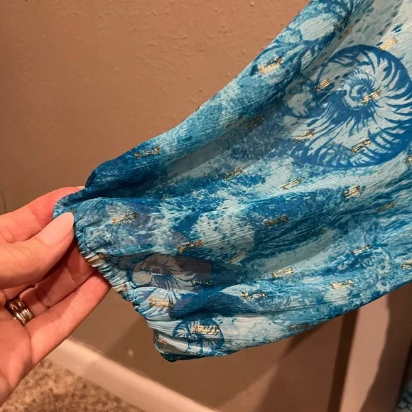 Gorgeous White House Black Market Blouse! - Picture 4 of 8